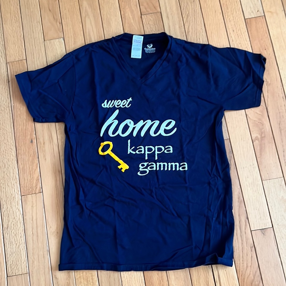 Kappa kappa gamma v neck t shirt soft size M